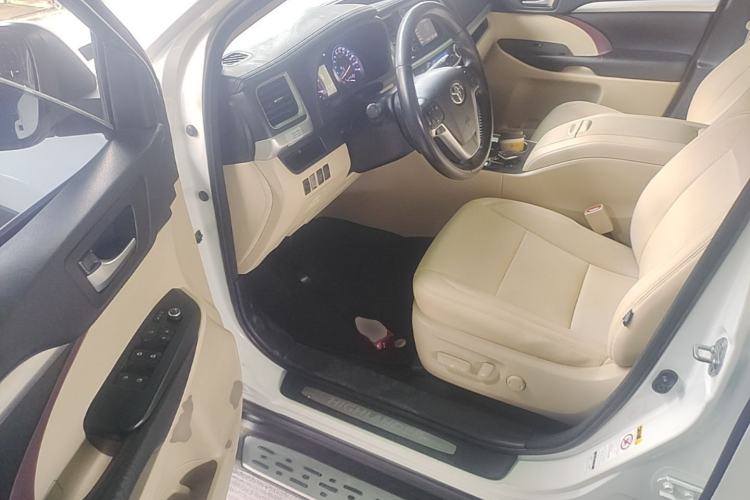 Used Toyota Highlander 2015 2.0T Four-Wheel Drive Luxury Edition 7-Seater Driver Seat
