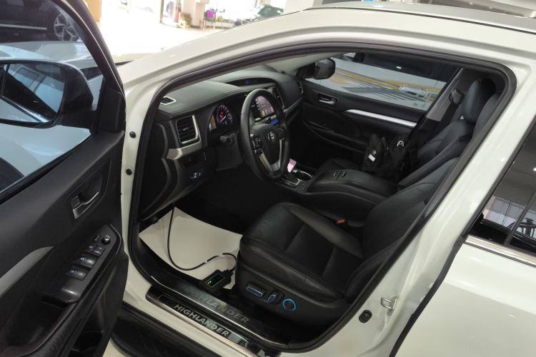 Used Toyota Highlander 2015 2.0T Four-Wheel Drive Luxury Edition 7-Seater Driver Seat