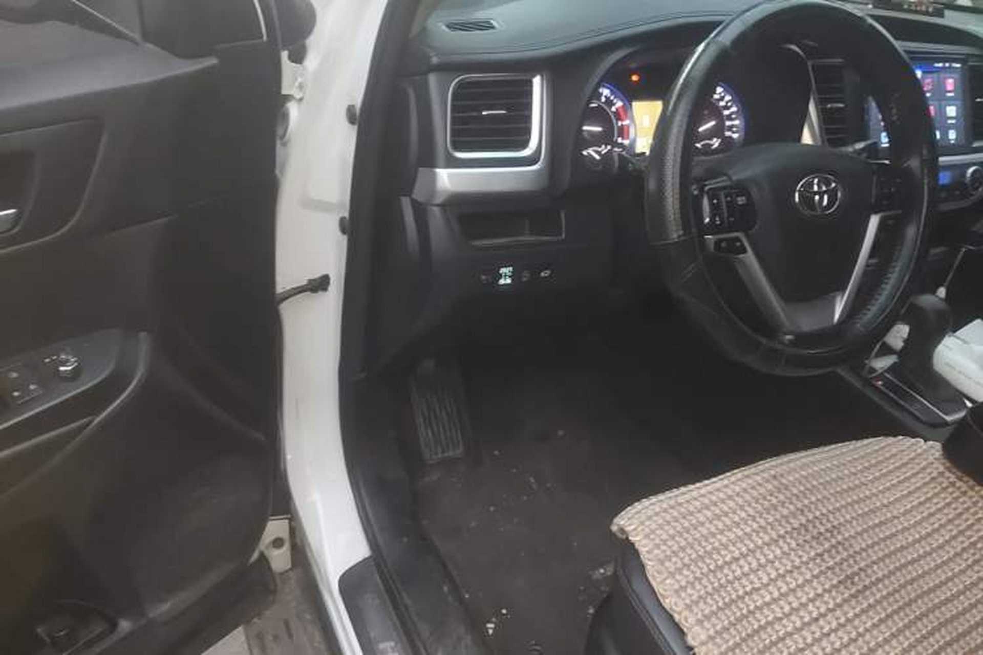 Used Toyota Highlander 2015 2.0T Four-Wheel Drive Luxury Edition 7-Seater Driver Seat