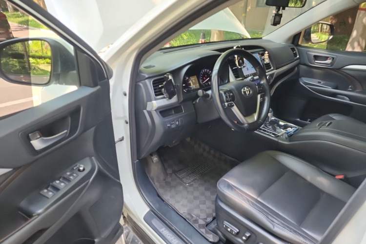Used Toyota Highlander 2015 2.0T Four-Wheel Drive Luxury Edition 7-Seater Driver Seat