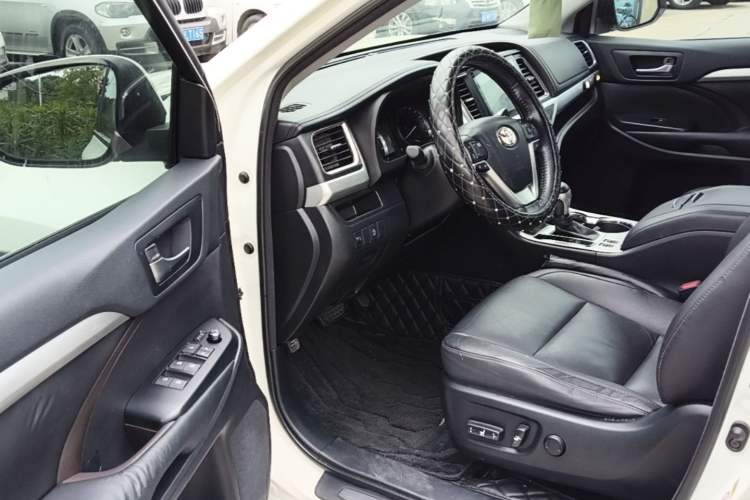 Used Toyota Highlander 2015 2.0T Four-Wheel Drive Luxury Edition 7-Seater Driver Seat