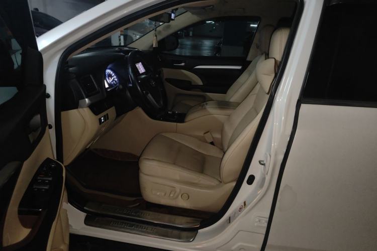 Used Toyota Highlander 2015 2.0T Four-Wheel Drive Luxury Edition 7-Seater Driver Seat