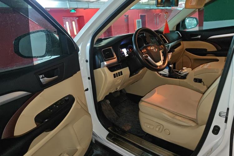 Used Toyota Highlander 2015 2.0T Four-Wheel Drive Luxury Edition 7-Seater Driver Seat