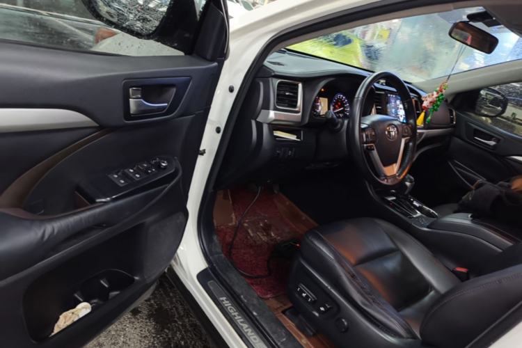 Used Toyota Highlander 2015 2.0T Four-Wheel Drive Luxury Edition 7-Seater Driver Seat