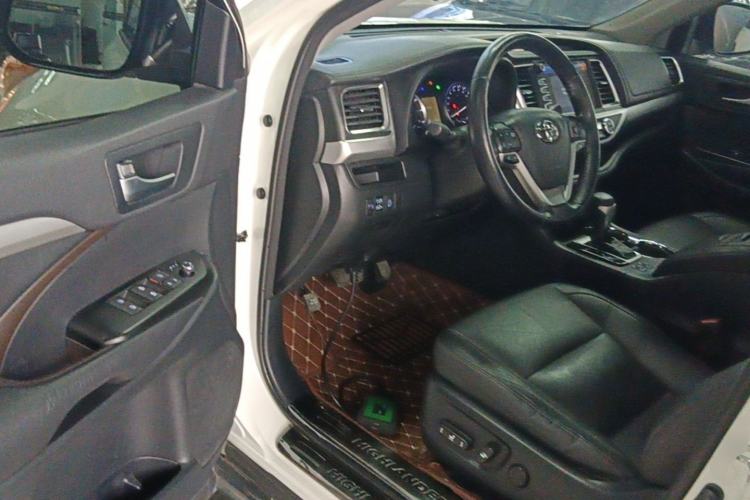 Used Toyota Highlander 2015 2.0T Four-Wheel Drive Luxury Edition 7-Seater Driver Seat
