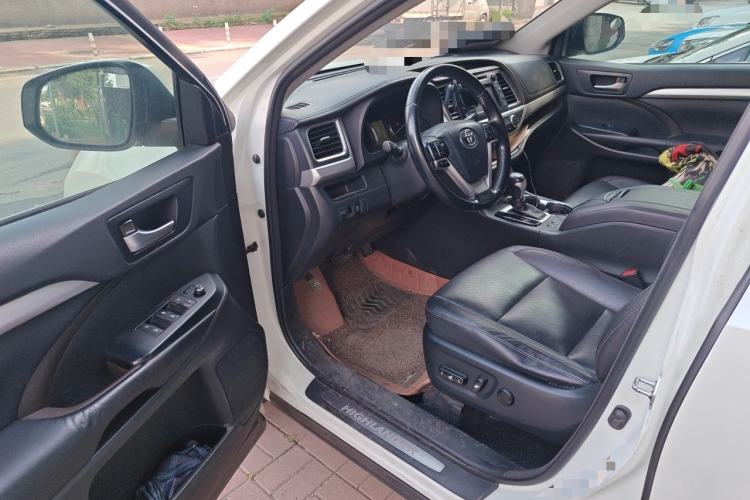 Used Toyota Highlander 2015 2.0T Four-Wheel Drive Luxury Edition 7-Seater Driver Seat