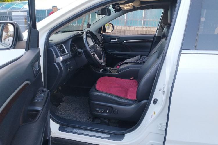 Used Toyota Highlander 2015 2.0T Four-Wheel Drive Ultimate Edition 7-Seater Driver Seat