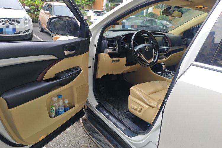 Used Toyota Highlander 2015 2.0T Four-Wheel Drive Luxury Edition 7-Seater Driver Seat