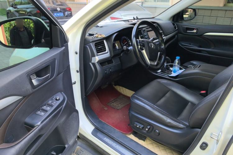 Used Toyota Highlander 2015 2.0T Four-Wheel Drive Luxury Edition 7-Seater Driver Seat
