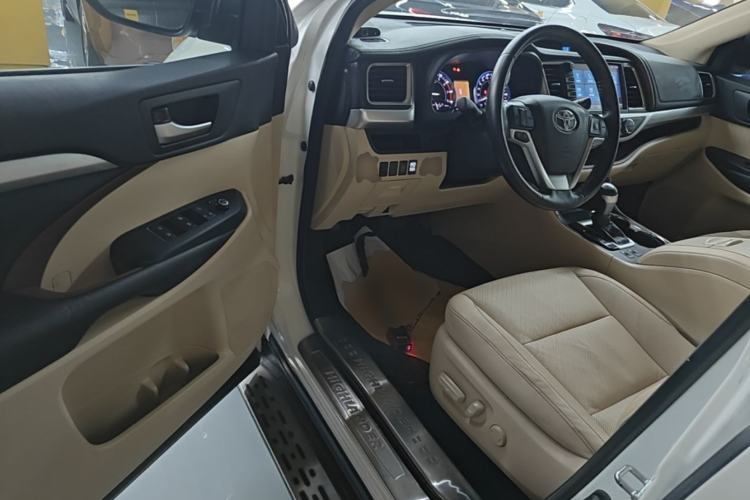 Used Toyota Highlander 2015 2.0T Four-Wheel Drive Luxury Edition 7-Seater Driver Seat