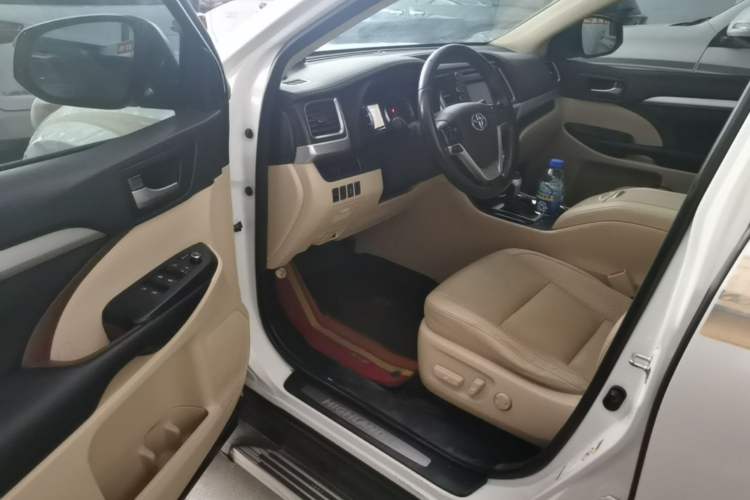 Used Toyota Highlander 2015 2.0T Four-Wheel Drive Luxury Edition 7-Seater Driver Seat