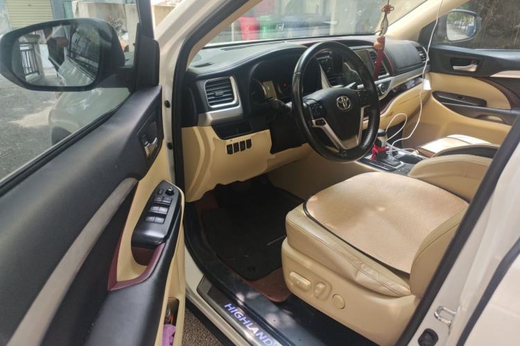 Used Toyota Highlander 2015 2.0T Four-Wheel Drive Luxury Edition 7-Seater Driver Seat