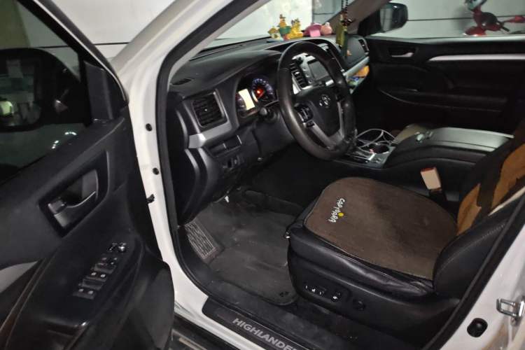 Used Toyota Highlander 2015 2.0T Four-Wheel Drive Luxury Edition 7-Seater Driver Seat
