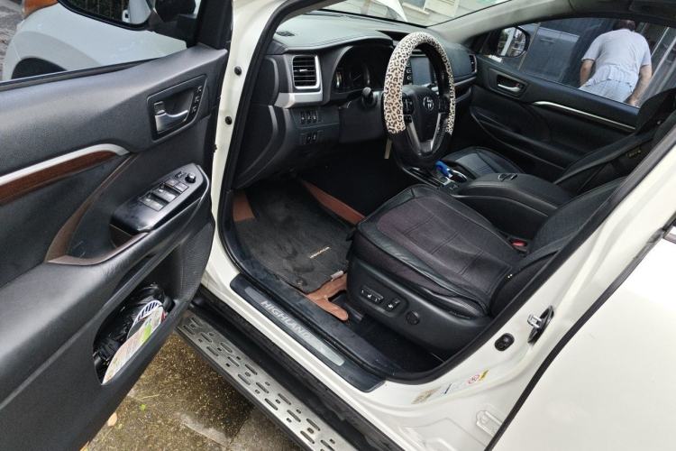 Used Toyota Highlander 2015 2.0T Four-Wheel Drive Ultimate Edition 7-Seater Driver Seat