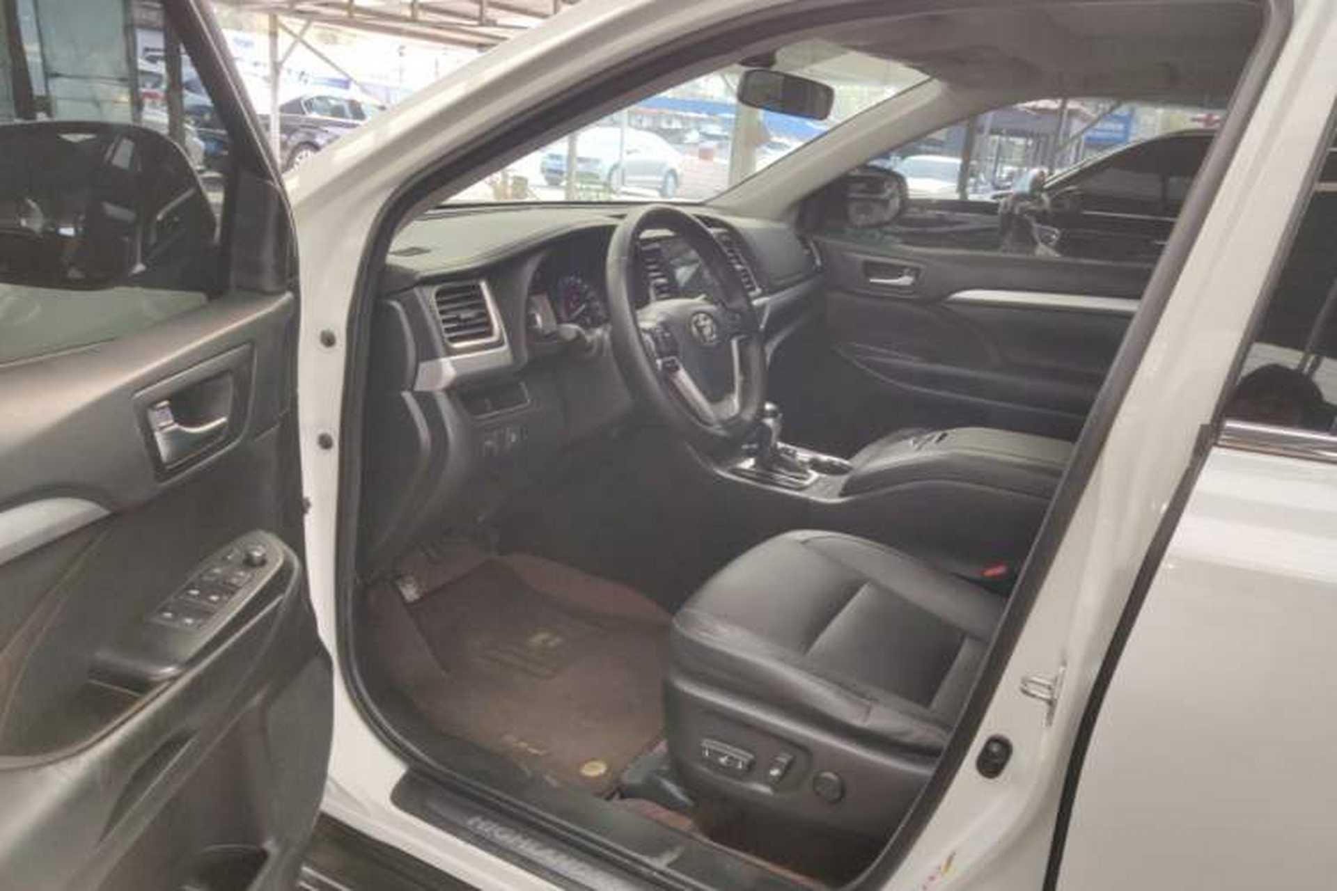 Used Toyota Highlander 2015 2.0T Four-Wheel Drive Luxury Edition 7-Seater Driver Seat