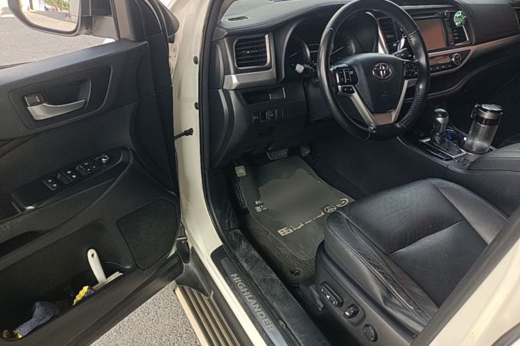 Used Toyota Highlander 2015 3.5L 4x4 Luxury Edition 7-seater Driver Seat