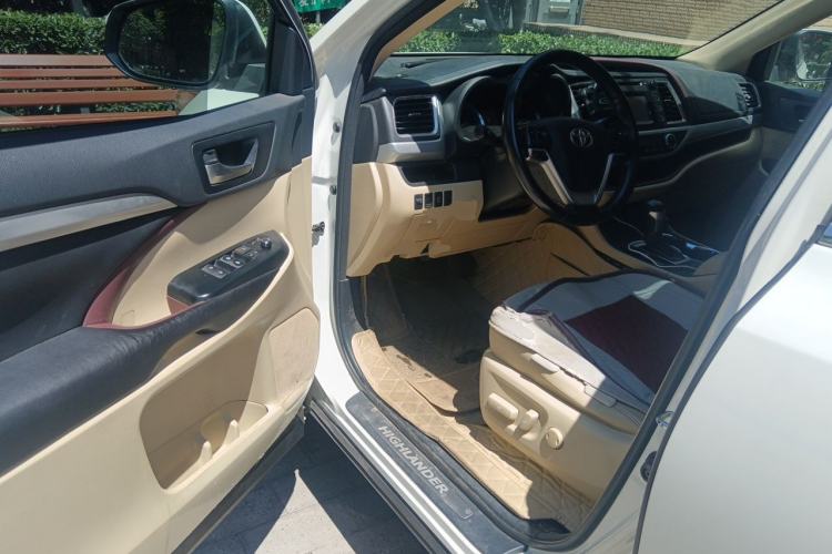 Used Toyota Highlander 2015 2.0T Four-Wheel Drive Luxury Edition 7-Seater Driver Seat