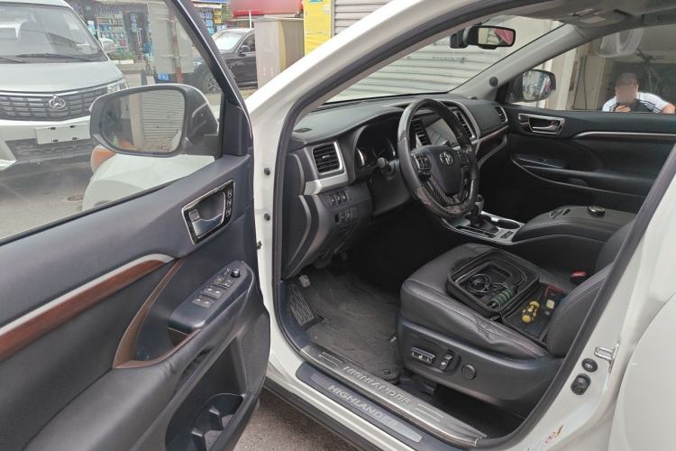 Used Toyota Highlander 2015 2.0T Four-Wheel Drive Ultimate Edition 7-Seater Driver Seat