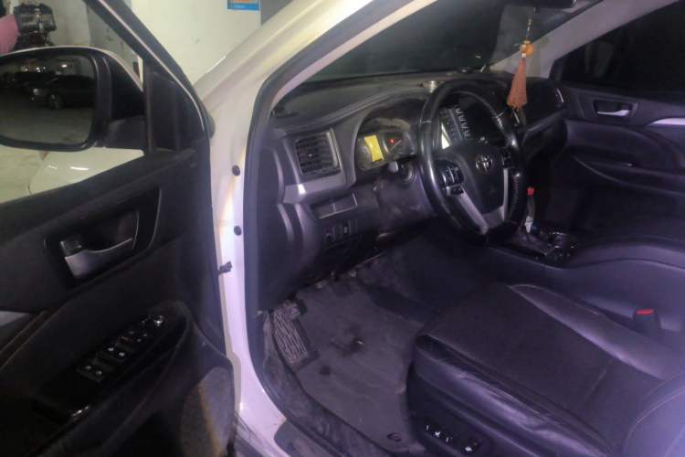 Used Toyota Highlander 2015 2.0T Four-Wheel Drive Luxury Edition 7-Seater Driver Seat