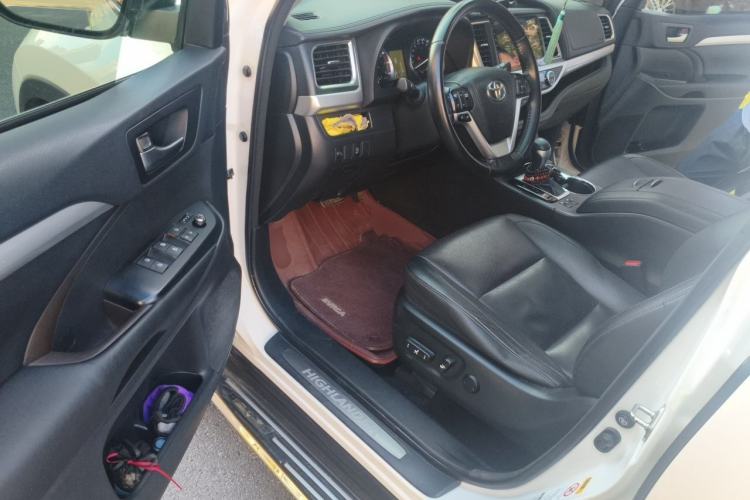 Used Toyota Highlander 2015 2.0T Four-Wheel Drive Luxury Edition 7-Seater Driver Seat