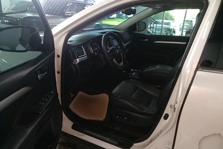Used Toyota Highlander 2015 2.0T Four-Wheel Drive Luxury Edition 7-Seater Driver Seat