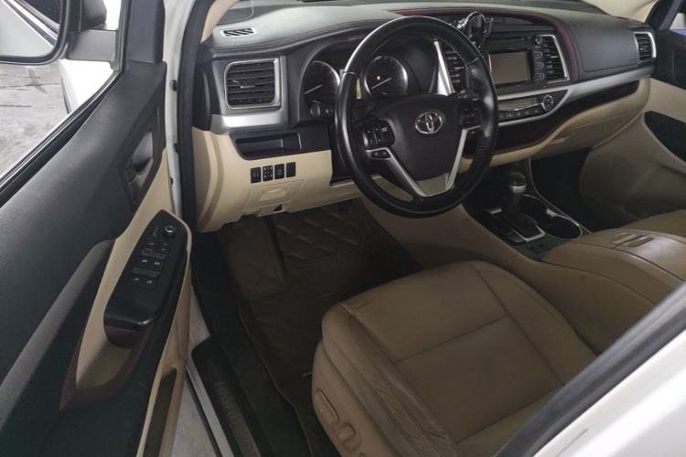 Used Toyota Highlander 2015 2.0T Four-Wheel Drive Luxury Edition 7-Seater Driver Seat