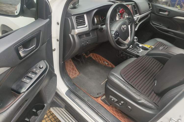 Used Toyota Highlander 2015 2.0T Four-Wheel Drive Luxury Edition 7-Seater Driver Seat