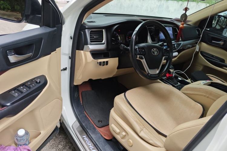 Used Toyota Highlander 2015 2.0T Four-Wheel Drive Luxury Edition 7-Seater Driver Seat
