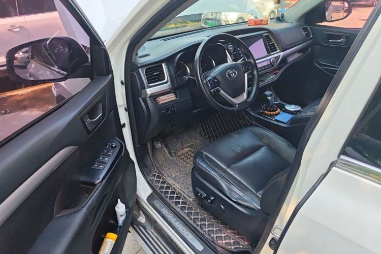Used Toyota Highlander 2015 2.0T Four-Wheel Drive Luxury Navigation Version with 7 Seats Driver Seat
