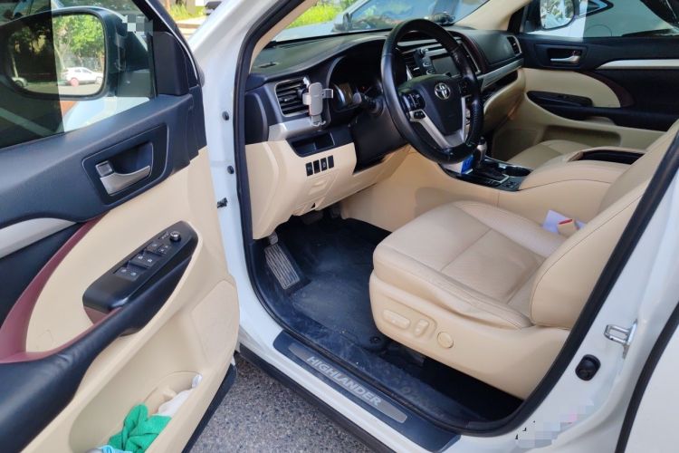 Used Toyota Highlander 2015 2.0T Four-Wheel Drive Luxury Edition 7-Seater Driver Seat