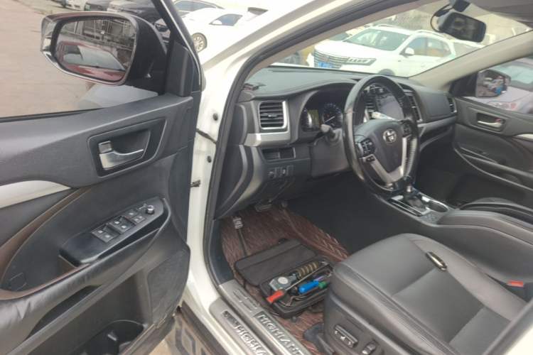 Used Toyota Highlander 2015 2.0T Four-Wheel Drive Luxury Edition 7-Seater Driver Seat