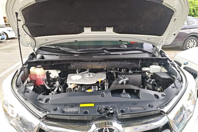 Used Toyota Highlander 2015 2.0T Four-Wheel Drive Luxury Edition 7-Seater Engine Bay