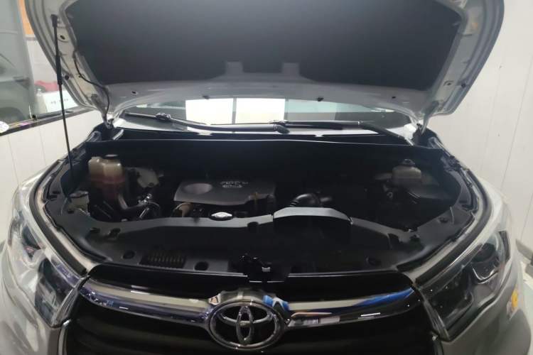 Used Toyota Highlander 2015 2.0T Two-Wheel Drive Luxury Edition 7 Seats Engine Bay