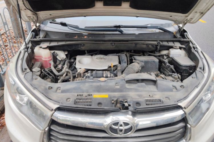 Used Toyota Highlander 2015 2.0T Four-Wheel Drive Luxury Navigation Version with 7 Seats Engine Bay