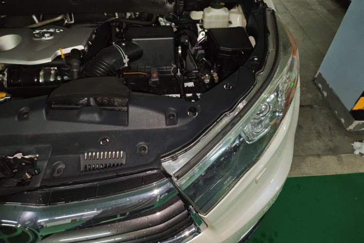 Used Toyota Highlander 2015 2.0T Four-Wheel Drive Ultimate Edition 7-Seater Engine Bay Left