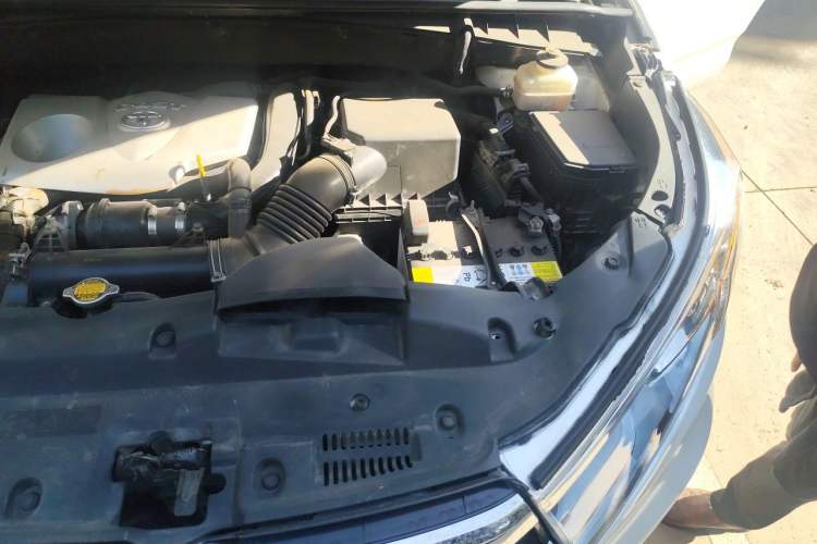 Used Toyota Highlander 2015 2.0T Four-Wheel Drive Luxury Edition 7-Seater Engine Bay Left