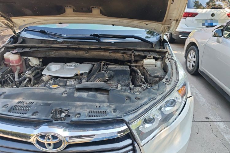 Used Toyota Highlander 2015 2.0T Four-Wheel Drive Luxury Navigation Version with 7 Seats Engine Bay Left