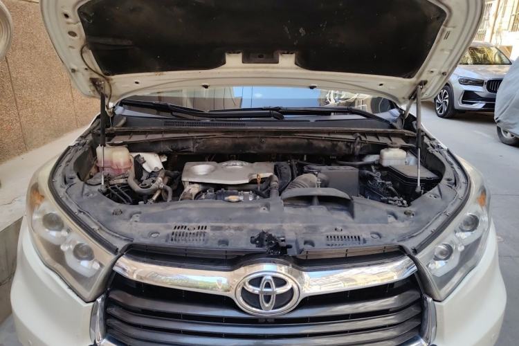 Used Toyota Highlander 2015 2.0T Four-Wheel Drive Luxury Edition 7-Seater Engine Bay