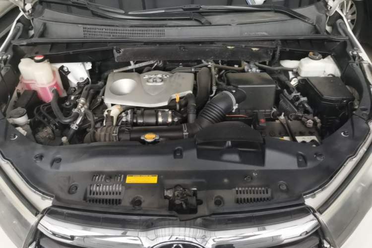 Used Toyota Highlander 2015 2.0T Four-Wheel Drive Luxury Edition 7-Seater Engine Bay