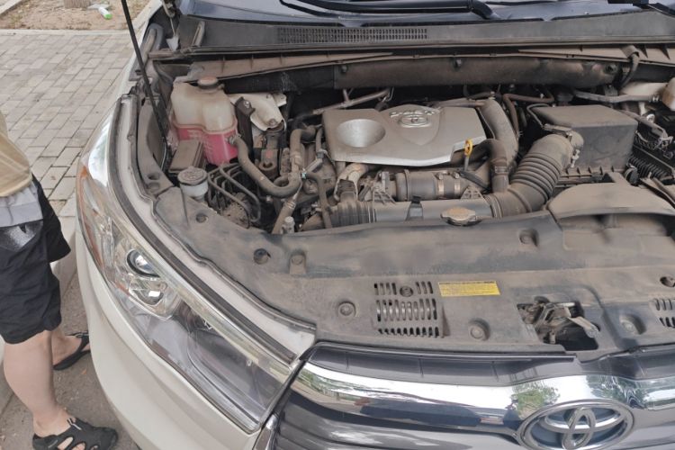 Used Toyota Highlander 2015 2.0T Four-Wheel Drive Luxury Edition 7-Seater Engine Bay Right
