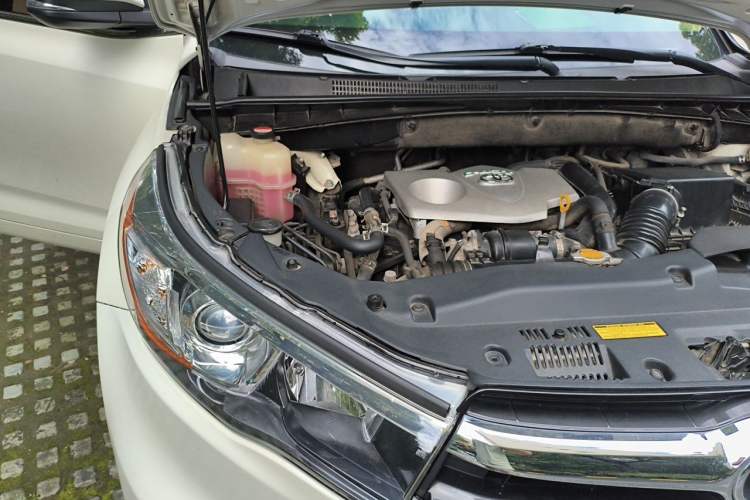 Used Toyota Highlander 2015 2.0T Two-Wheel Drive Luxury Edition 7 Seats Engine Bay Right