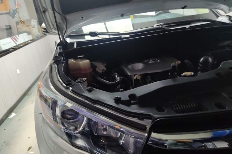Used Toyota Highlander 2015 2.0T Two-Wheel Drive Luxury Edition 7 Seats Engine Bay Right