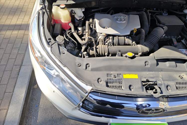 Used Toyota Highlander 2015 2.0T Four-Wheel Drive Ultimate Edition 7-Seater Engine Bay Right