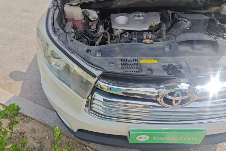 Used Toyota Highlander 2015 2.0T Four-Wheel Drive Luxury Edition 7-Seater Engine Bay Right