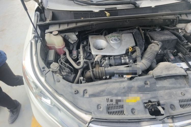 Used Toyota Highlander 2015 2.0T Four-Wheel Drive Luxury Edition 7-Seater Engine Bay Right