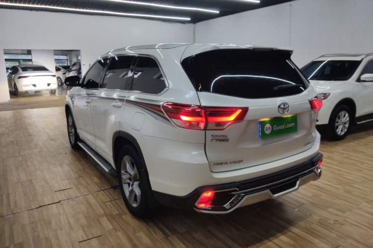 Used Toyota Highlander 2015 2.0T Four-Wheel Drive Luxury Edition 7-Seater Exterior 2