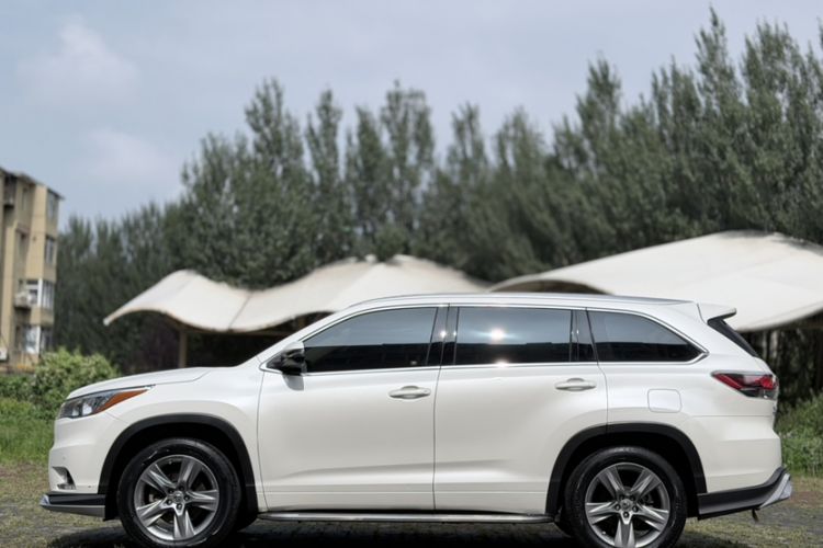 Used Toyota Highlander 2015 2.0T Four-Wheel Drive Luxury Edition 7-Seater Exterior 2