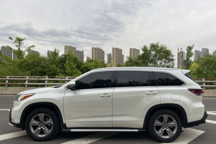 Used Toyota Highlander 2015 2.0T Two-Wheel Drive Luxury Edition 7 Seats Exterior 2
