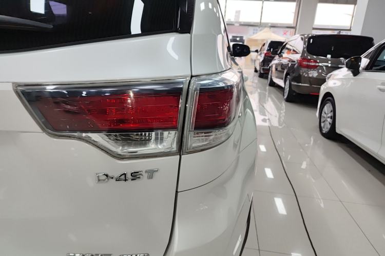 Used Toyota Highlander 2015 2.0T Four-Wheel Drive Luxury Edition 7-Seater Exterior 3