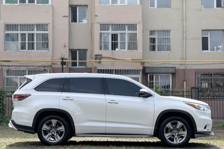 Used Toyota Highlander 2015 2.0T Four-Wheel Drive Luxury Edition 7-Seater Exterior 3